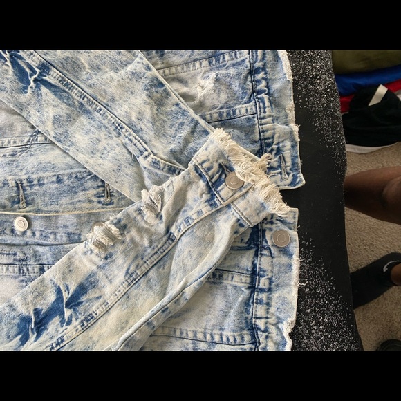 Jean jacket - Picture 2 of 3